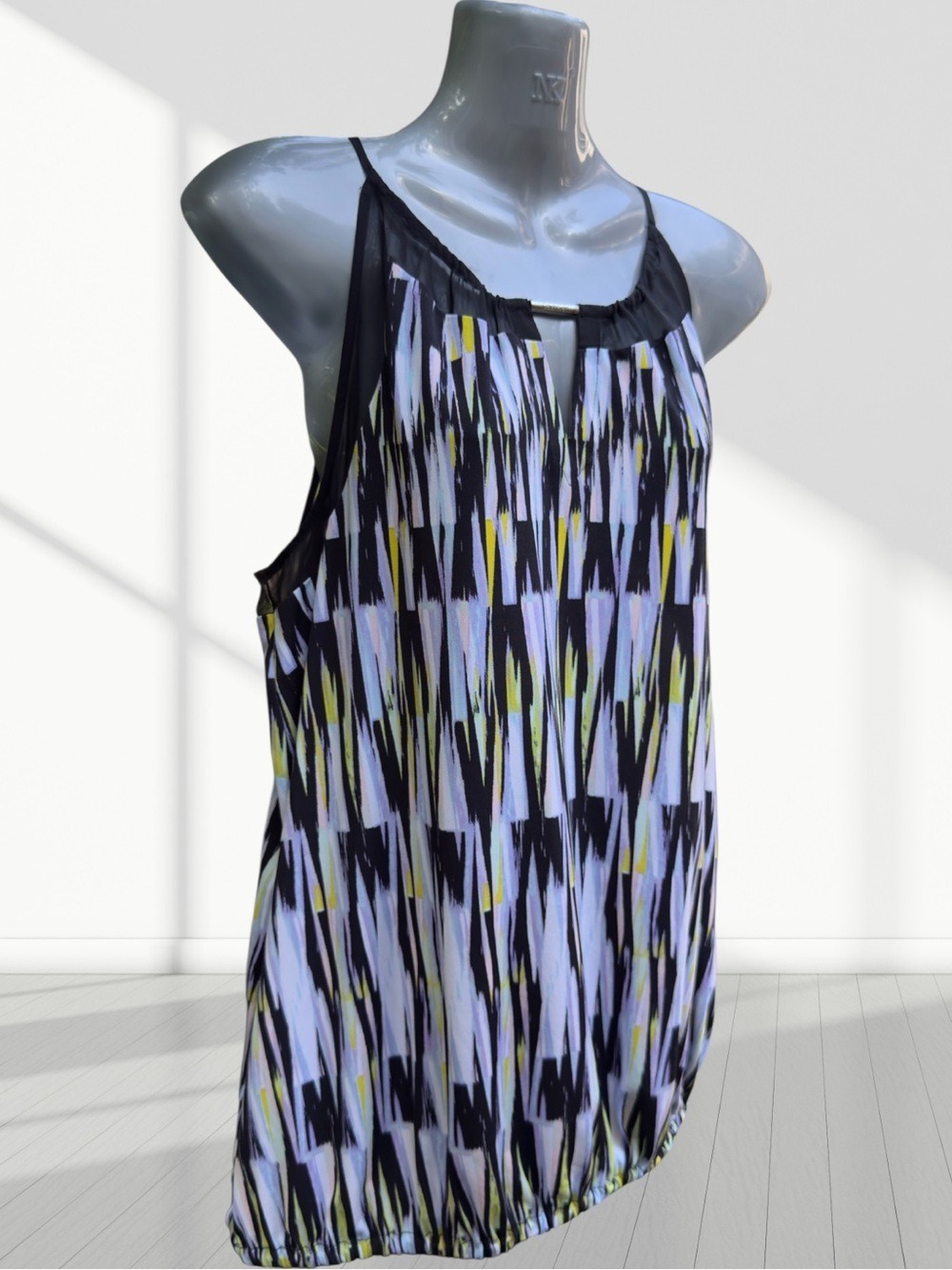 •Calvin Klein Black White and Yellow Geometric Sleeveless Top - Picture 4 of 8